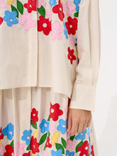 Load image into Gallery viewer, The Greta Shirt - Flower
