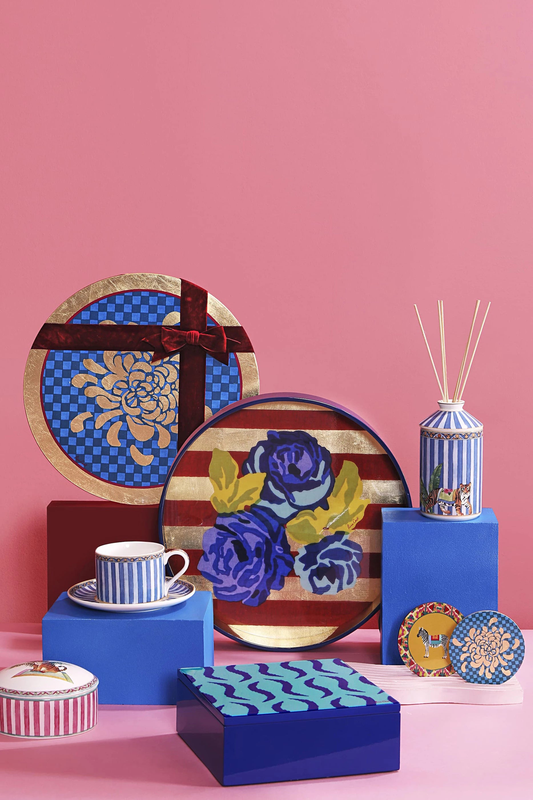 Gold Nizam Striped Red Round Tray