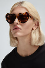 Load image into Gallery viewer, The Heart Sunglasses - Ecaille
