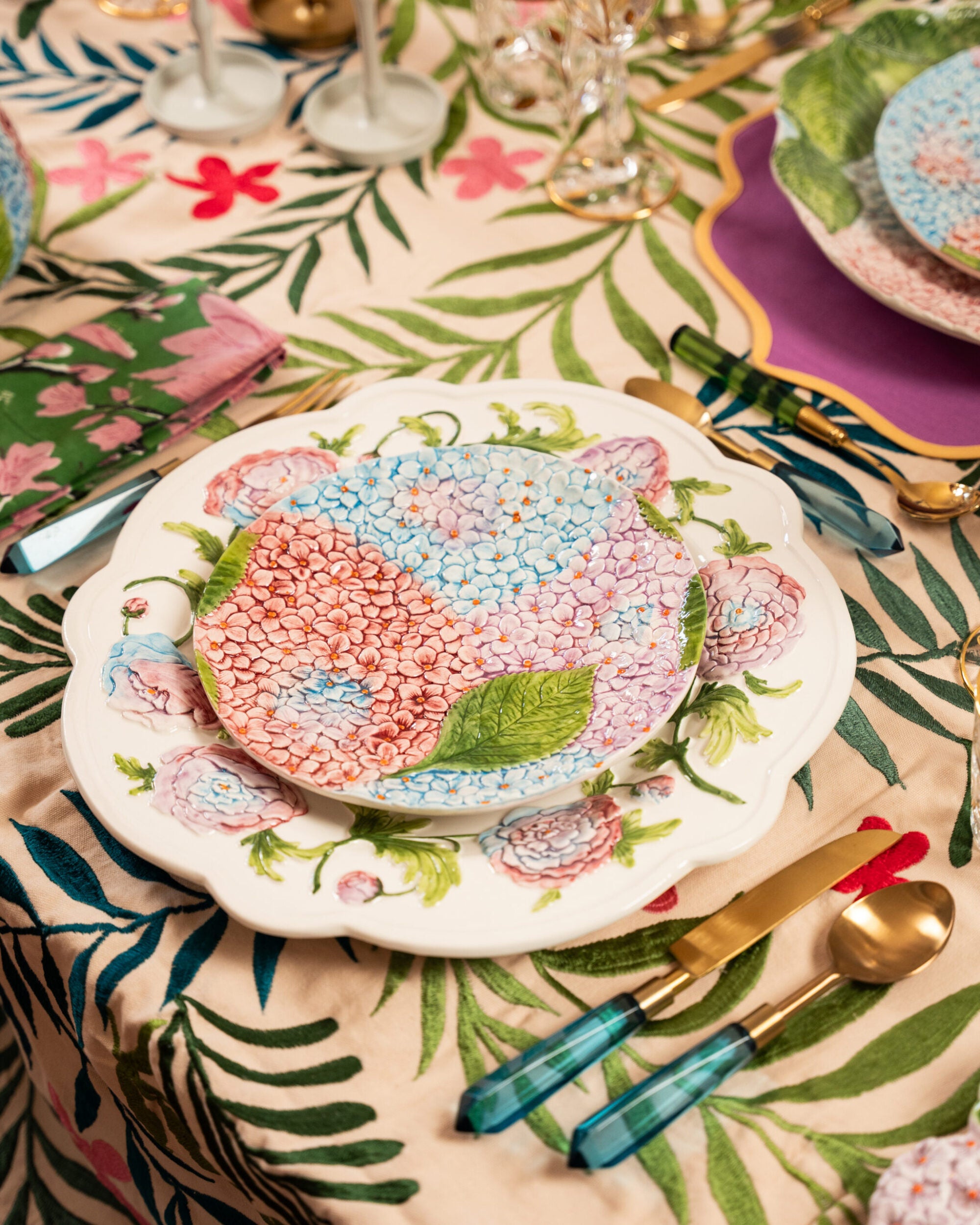 Les Ottomans Ortensia Hand Painted Porcelain Charger Plate