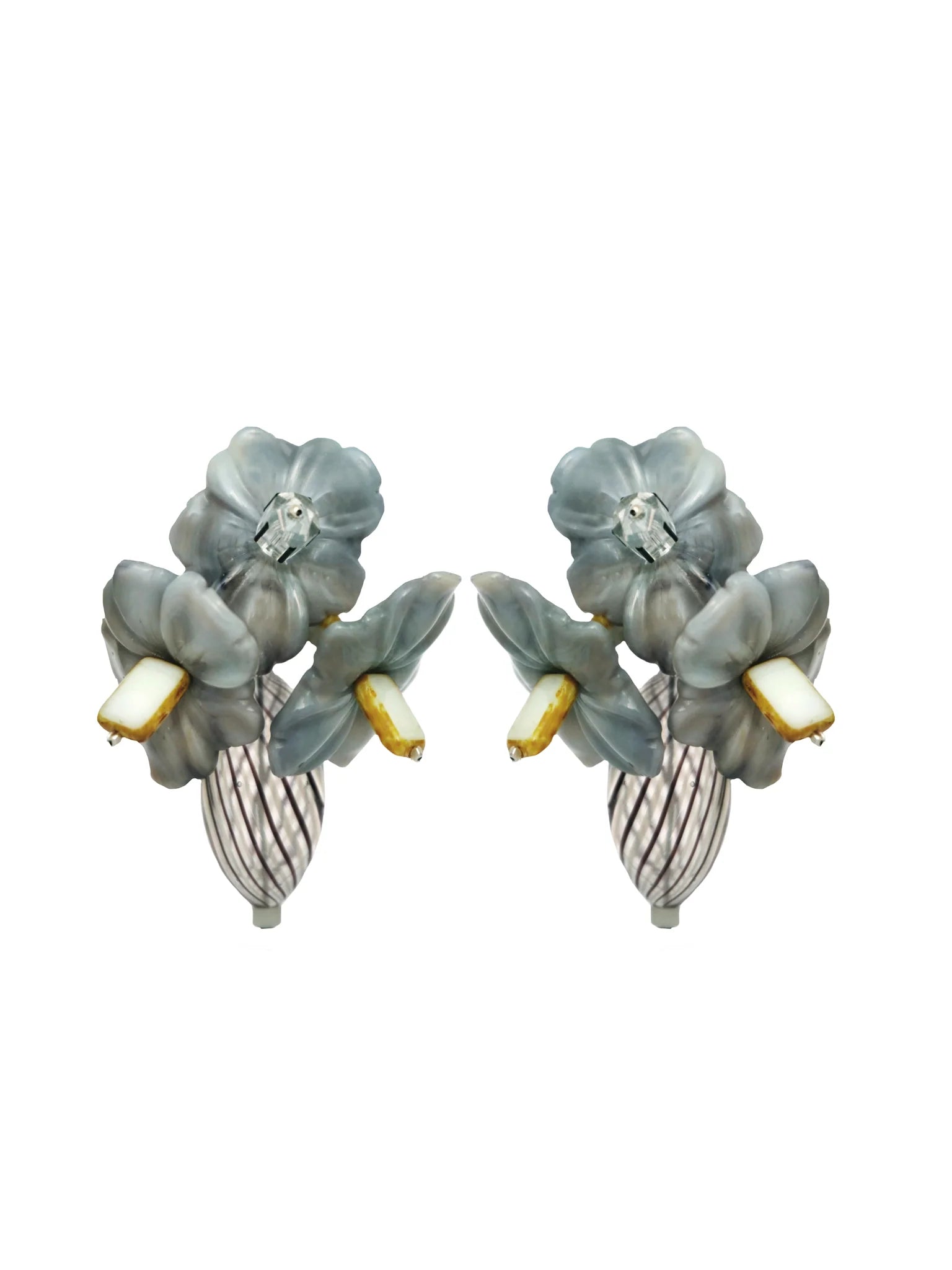 Gumpas Grey Earrings