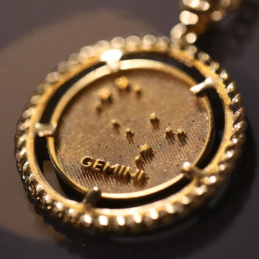 Elsa O Horoscope Necklace - Gemni