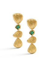 Load image into Gallery viewer, 3 Shells Emerald Earrings
