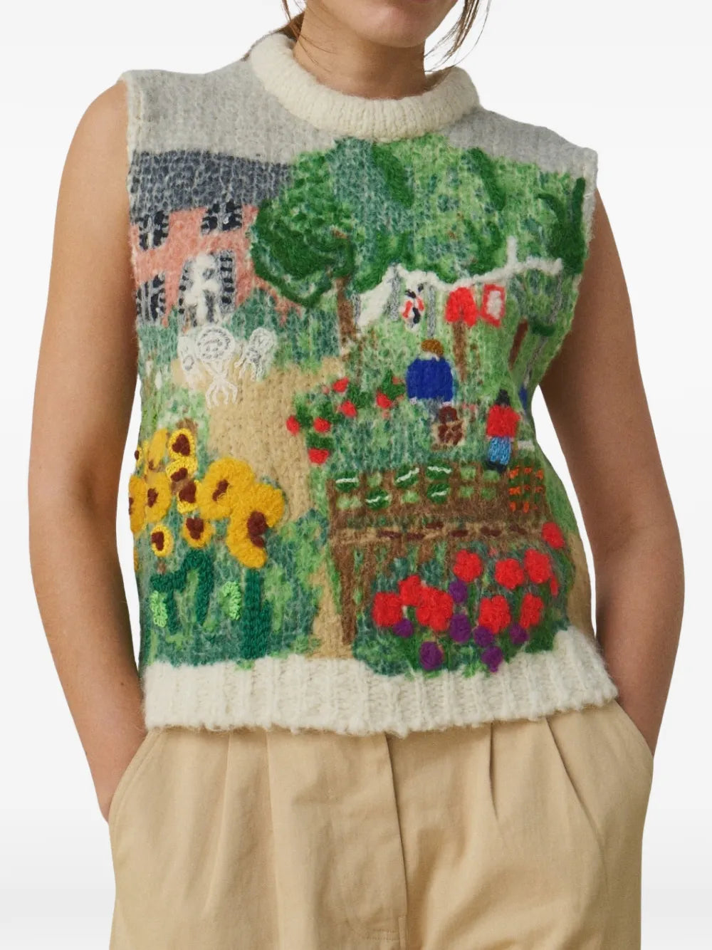Sweater June - The Garden