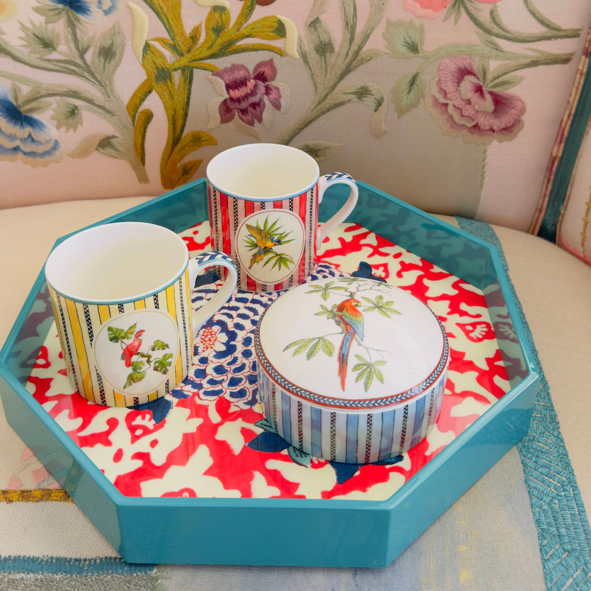 Arabesque Corolla Geranium Natural Octagonal Tray