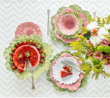 Load image into Gallery viewer, Maria Flor Daisies Centerpiece
