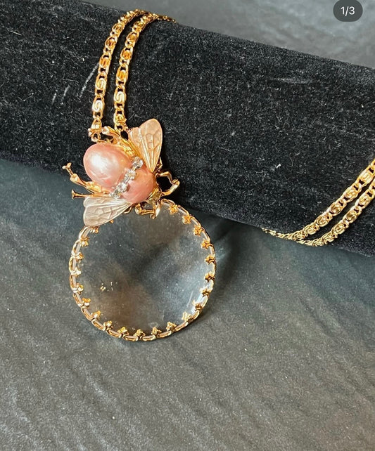 Ornella Magnifying Lens Necklace - Bee