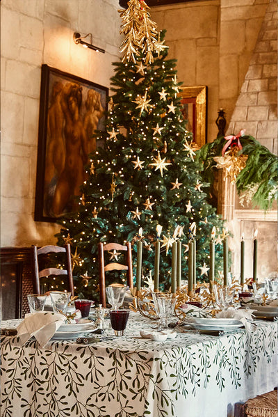 Mistletoe Kiss Linen Tablecloth