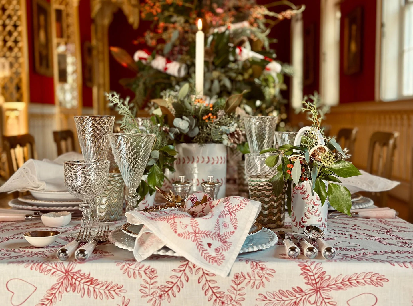 Amour Bonheur Linen Tablecloth