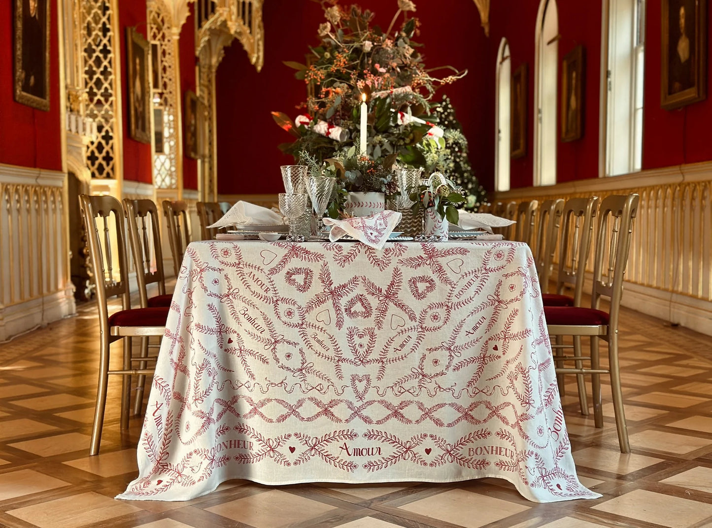 Amour Bonheur Linen Tablecloth