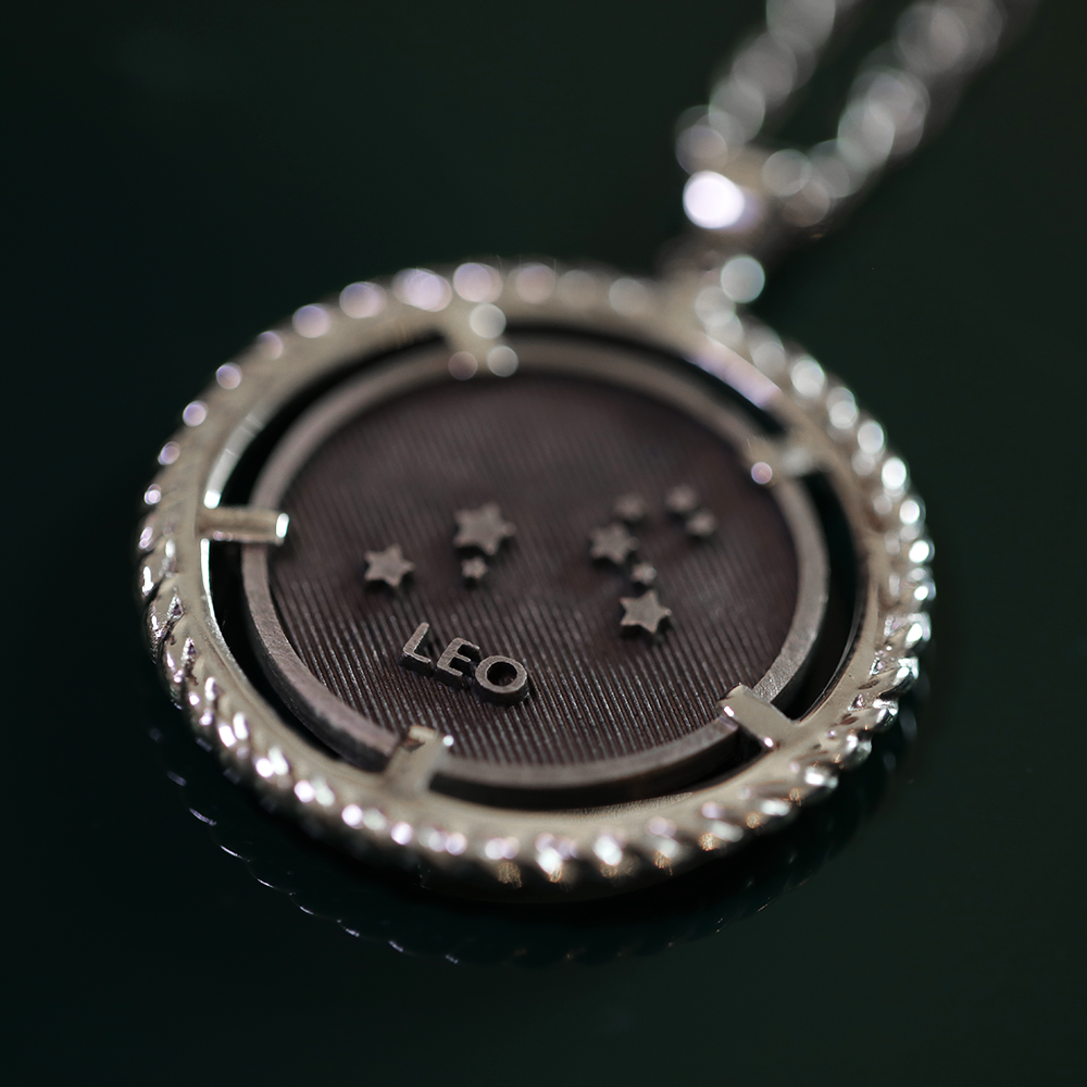 Elsa O Horoscope Necklace - Leo