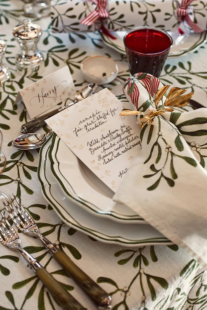 Mistletoe Kiss Linen Tablecloth