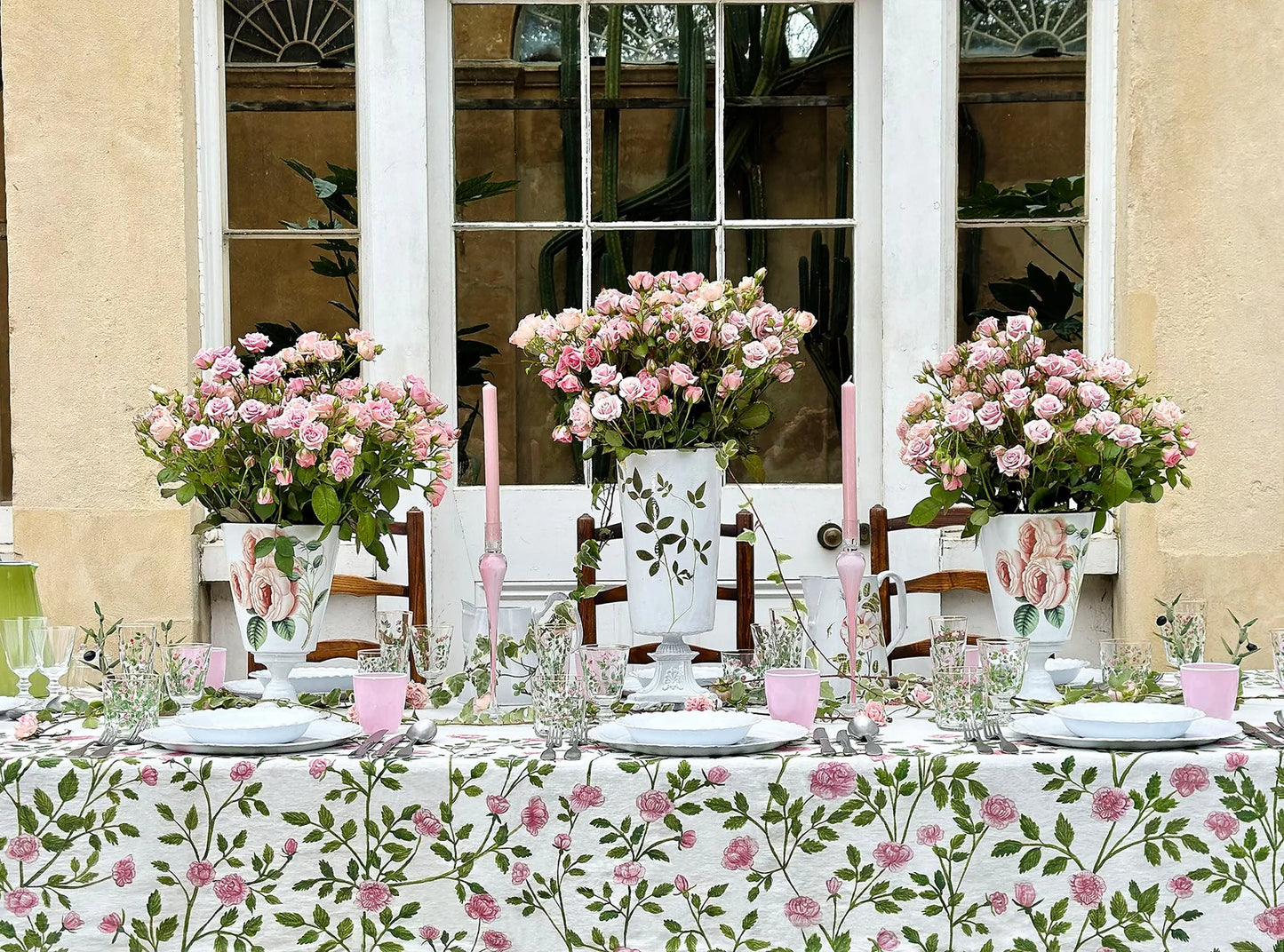 Le Jardin des Roses Linen Tablecloth