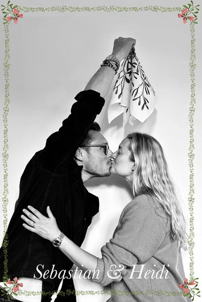 Mistletoe Kiss Linen Napkin