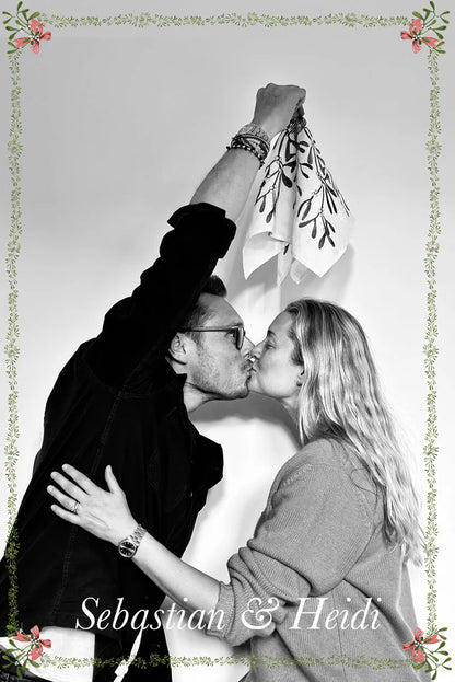 Mistletoe Kiss Linen Napkin