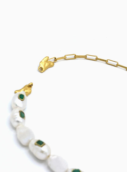 Fenomena Half Delta Emerald Necklace
