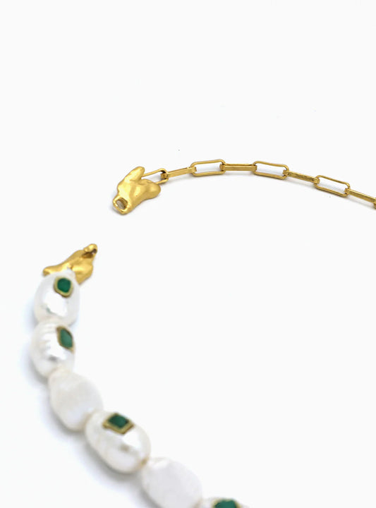 Fenomena Half Delta Emerald Necklace