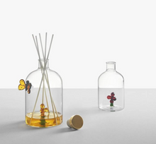 Load image into Gallery viewer, Ichendorf Perfumer Butterfly and Leaves

