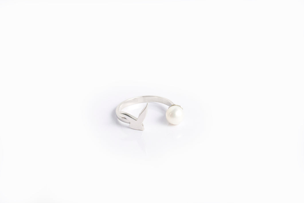 Usfuur Ring Sterling Silver with Pearl - Silver/ White Pearl